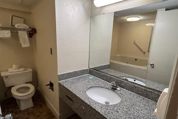 Room, 1 King Bed, Jetted Tub