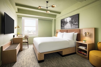 Superior Room, 1 King Bed, Roll-in Shower (ADA)