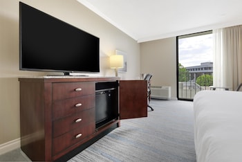 Premium Room, 1 King Bed, Fridge and Microwave
