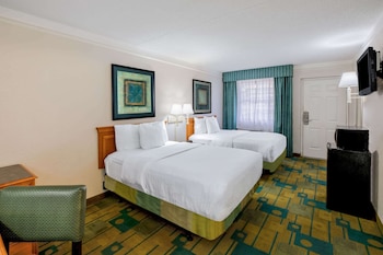 Room, 2 Double Beds, Accessible, Non Smoking (Mobility/Hearing, Tub w/ Grab Bars)