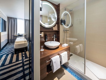 Privilege, Room, 1 King Bed