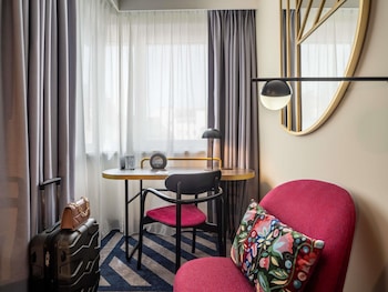 Standard Room, 1 Queen Bed