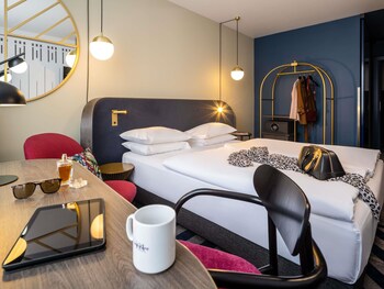 Standard Room, 1 Queen Bed