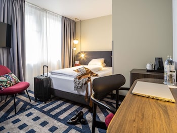 Standard Room, 1 Queen Bed