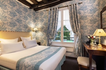 Classic Double Room, 1 Queen Bed, Non Smoking, Courtyard View