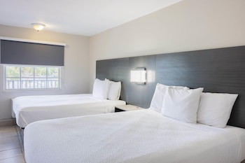 Room, 2 Queen Beds, Non Smoking