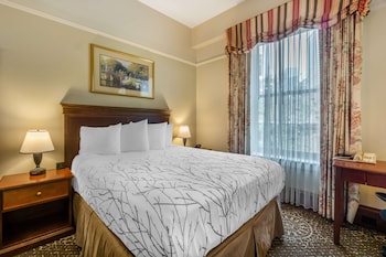 Standard Room, 1 King Bed, Balcony, City View