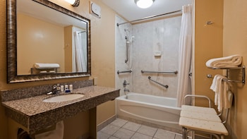 Standard Room, 2 Queen Beds, Accessible, Bathtub