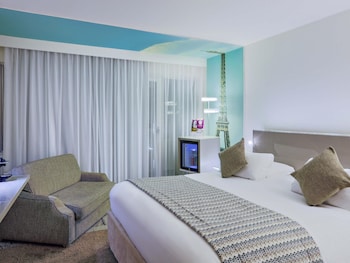 Privilege, Room, Patio