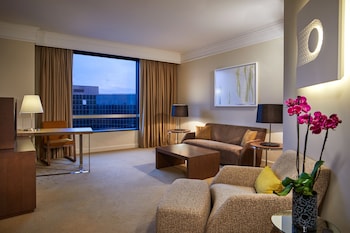 Deluxe Room, 1 King Bed (Club Access)
