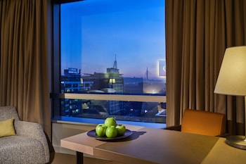 Club Room, 1 King Bed