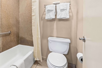 Standard Room, 2 Queen Beds, Smoking, Kitchenette