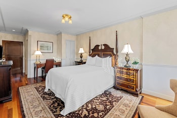 Premium Room, ONE QUEEN BED LARGE ROOM WITH LARGE PATIO RIVER VIEW