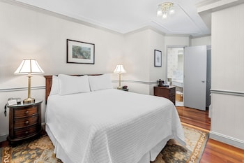 Corner Standard Room, 1 QUEEN BED