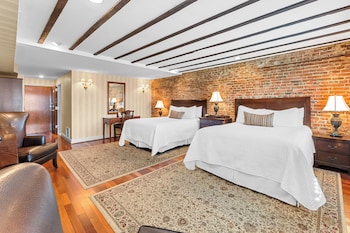 Double Room, Queen BED JACUZZI with the Riverview