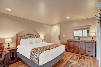 Studio (Condominium)