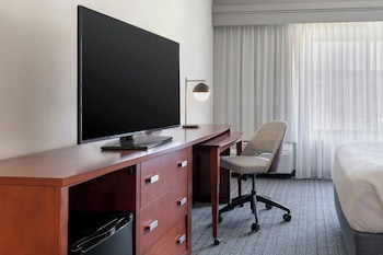 Room, 2 Double Beds, Mobility Accessible, Bathtub
