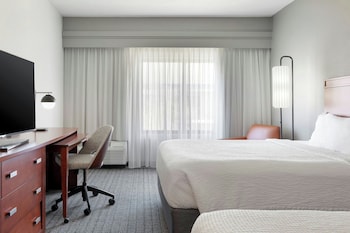 Room, 2 Double Beds, Mobility Accessible, Bathtub