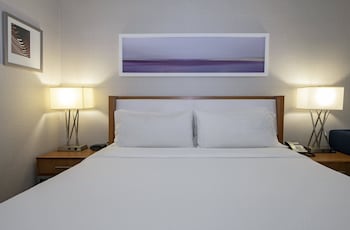 Standard Room, 1 King Bed, Accessible (Communications, Mobility)