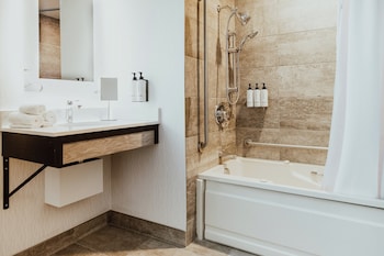 Standard Room, 1 Queen Bed, Accessible Bathtub (Mobility)