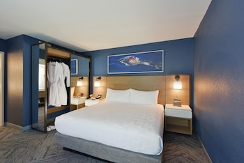 Premium Suite (King)