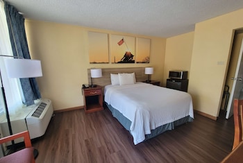 Standard Room, 1 Queen Bed, Smoking