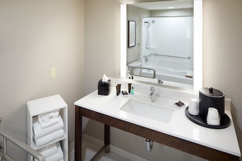 Room, 2 Queen Beds, Mobility, Non Smoking