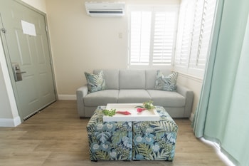 Suite, 1 Bedroom, Non Smoking, Ocean View (First Floor)