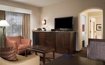 Premium Suite, Multiple Beds, Microwave (2 Rooms, Parlor)