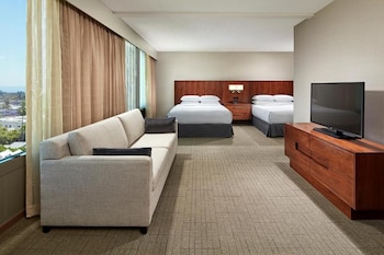 Junior Suite, 2 Queen Beds, Accessible (Mobility, Roll-in Shower)