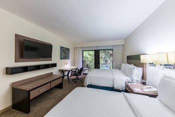 Standard Room, 2 Double Beds, Pool View