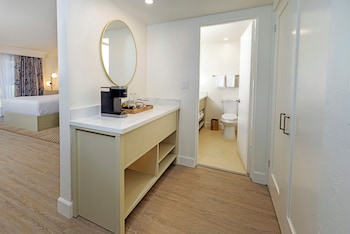 Deluxe Room, 1 King Bed
