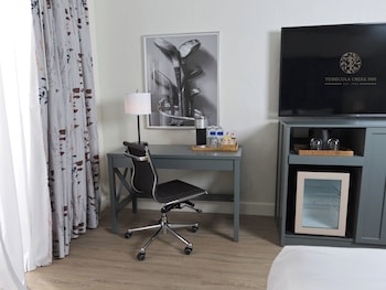 Executive Room, 1 King Bed, Accessible