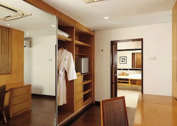Premier Suite on Water