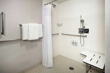 Room, 2 Queen Beds, Hearing Accessible