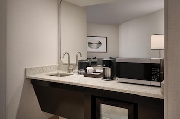 Suite, 1 King Bed, Bathtub