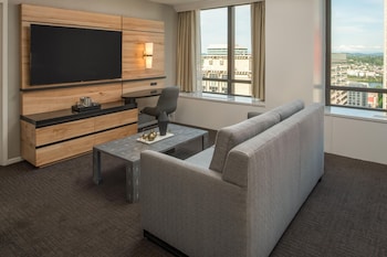 Studio Suite, Multiple Beds, Bathtub