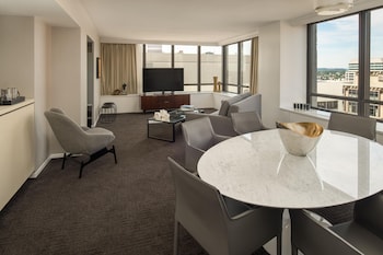Suite, 1 King Bed with Sofa bed, Bathtub