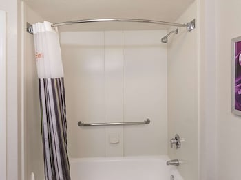 Suite, 1 King Bed, Non Smoking