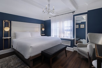 Premium Room, 1 King Bed, Accessible (Communications)