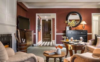 Room, Accessible (Collection 2 Queen w/ sofabed)