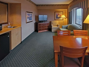 Suite, 1 King Bed, Non Smoking