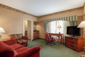 Suite, 1 King Bed, Non Smoking