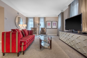 Deluxe Suite, 1 King Bed