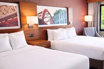 Room, 2 Queen Beds, Accessible, Non Smoking