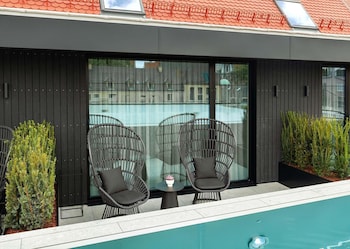 Urban Pool Suite