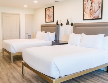 Standard Room, 2 Queen Beds