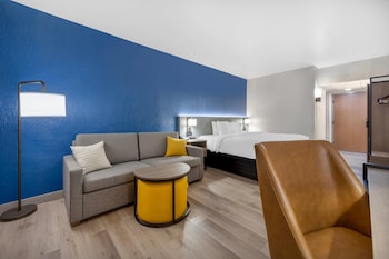 Room, 1 King Bed with Sofa bed, Non Smoking (Upgrade)