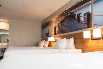 Room, Multiple Beds, Non Smoking (Exterior)