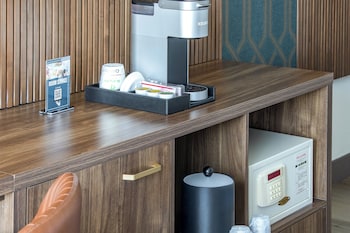 Room, 2 Queen Beds (High Floor)